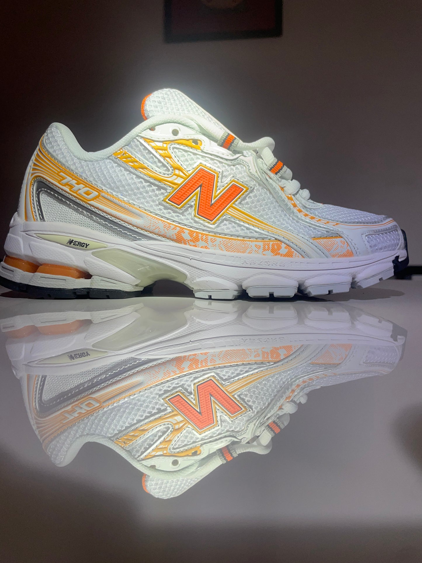 New Balance 740 🟠⚪️ Unisexe